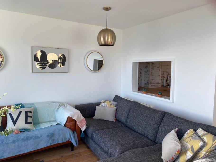 Central Sea View Maisonette Хейстингс Екстериор снимка