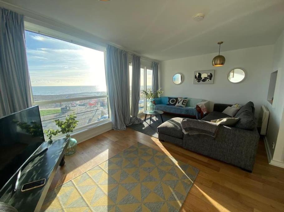 Central Sea View Maisonette Хейстингс Екстериор снимка